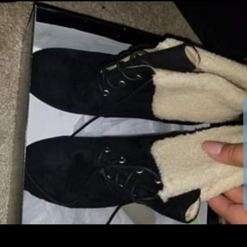 booties - Picture 2 of 3